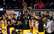 Fantastiskais Deiviss nodrošina Losandželosas "Lakers" pirmo NBA kausu