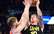 Dāvis Bertāns realizē vienu tālmetienu, "Thunder" piekāpjas "Lakers"