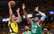 Porziņģa "Celtics" ar dzelžainu aizsardzību atspēlējas un pēdējās sekundēs izcīna trešo uzvaru pār "Pacers"