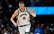 "Milzīgs talants" – tā par Porziņģi jaunajā NBA filmā "Rising 18" saka Horfords