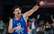 Šmita "Anadolu Efes" sīvā cīņā pārspēj "Olympiacos", Banki un Gražuļa "Virtus" turpina zaudēt