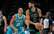 Viljamss pret bijušo "Celtics" komandas biedru Teitumu pielieto hokeja spēka paņēmienu un tiek izmests no spēles