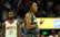 "Timberwolves" aizsarga Dilinhema akrobātiskā piespēle plūc uzvaras laurus NBA TOP 10