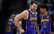 Dončičam rezultatīvākā spēle "Lakers" rindās, Losandželosa uzvar Jokiča "Nuggets"