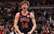 "Bulls" uzbrucējs Buzelis spēcīgi iedanko ar labo roku un uzvar NBA dienas topā
