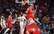 "Rockets" centra Šenguna plakātiņš pāri pretiniekam triumfē NBA TOP 10