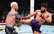 UFC Kataras astoņstūrī Carukjans pārmāca Hukeru un izcīna piekto uzvaru pēc kārtas
