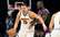 Jokiča "triple double" palīdz "Nuggets" tikt pie uzvaras, "Thunder" viesos pārspēj "Hornets "