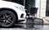 Bezmaksas stāvvieta – galvenais motivators. Bažas par elektroauto privilēģiju samazināšanu Rīgā