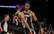 "Hawks" uzbrucējs Okongvu ar spēcīgu danku uzlido līdz NBA dienas TOP 10 virsotnei