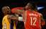 Kobe Braiants un Losandželosas Lakers NBA sezonas pirmajā spēlē piekāpjas Hjūstonas Rockets