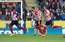 Šeins Longs gūst divus vārtus, Southampton ar 2:0 pārspēj Leicester