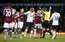 Anglijas premjerlīgā Tottenham Hotspur ar 2:1 uzvar Aston Villa