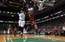 Lieliska pēdējā ceturtdaļa ļauj Lebrona Džeimsa Cavaliers uzvarēt Celtics