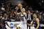 NBA čempioni Sanantonio Spurs pēdējās sekundēs uzvar Atlantas Hawks