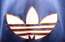 Vai Krievija paliks bez trīs svītru biksēm? Adidas slēdz savus veikalus