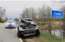 Nīcas novadā Honda iekrīt upē; autovadītāja iet bojā