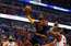 Džeimss realizē uzvaru nesošo grozu, Clippers trešais panākums
