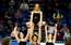 Vēlies būt tuvāk saviem elkiem basketbolā? Kļūsti par karsējmeiteni