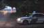 VIDEO: Ogres jaunieši "zīmējas" ar viltotu policijas auto