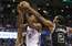 VIDEO: Durants kaldina Thunder uzvaru pār Spurs, Timberwolves drāmā pieveic Lakers