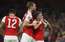VIDEO: Noiers rāda brīnumus Bayern vārtos, bet uzvaru izcīna Arsenal