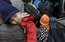 27% iedzīvotāju uzskata, ka 139 eiro pabalsts bēgļiem ir pārāk liels
