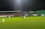 VIDEO: vējš kuriozā veidā izbojā futbola komandas plānus