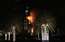 FOTO: gadumijā liesmas pārņēmušas debesskrāpi Dubaijā