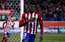 Madrides Atletico pēc Barcelona klupiena kļūst par Spānijas čempionāta līderiem