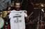 Tas ir noticis! Eagles of Death Metal sniedz pirmo koncertu Parīzē kopš traģiskajiem teroraktiem
