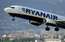 Sadzērušos britu tūristu dēļ Ryanair lidmašīnai nākas veikt ārkārtas nosēšanos