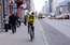 Barona ielas veloceliņam velosipēdisti met līkumu