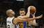Spurs ar "bargu" aizsardzību NBA līderu cīņā pieveic Warriors