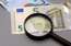 Tagad pieci eiro sastopami ne tikai banknotes, bet arī monētas formātā