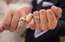 Kučinska valdība apņēmusies apkarot šķiršanos un palielināt vēlmi precēties