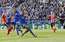 VIDEO: Leicester City aizsargs neticami neiesit pustukšos vārtos