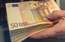 Par viltotu 50 eiro banknošu izmantošanu vīrietim Madonas pusē draud cietumsods