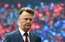 Angļu grands Manchester United padzen van Gālu no galvenā trenera amata