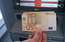 Swedbank bankomāts izdod saplēstu banknoti!