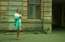 Atjaunotais bruģis un koka arhitektūra, bet fonā prostitūtas čurā un duras. Vai to apkarot Rīgā nav iespējams?