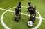 Kamēr Eiropā valda futbola trakums, bumbas veiklībā sacenšas roboti