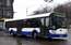 Bērnu izklaides – pieķeras autobusam aizmugurē un vizinās, stāsta aculiecinieki