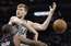 Bertāns pirmoreiz NBA karjerā sāk spēli pamatsastāvā, Spurs pieveic Mavericks