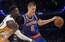 Porziņģim pietrūkst trīs bloku līdz "triple‑double", "Knicks" uzvar "Lakers"