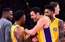 VIDEO: fans spēles laikā kārtīgi sasmīdina "Lakers" basketbolistu Niku Jangu