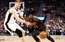 Latvietis Dāvis Bertāns sekmē "Spurs" kļūšanu par NBA līderi