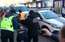 Policija bez žēlastības "sašņorē" divus 16. marta provokatorus