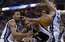 Dāvja Bertāna "Spurs" dramatiskā "play off"  mačā piekāpjas "Grizzlies"