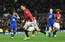 "Everton" sarkanā kartīte un Ibrahimovičs izglābj "Manchester United" no zaudējuma